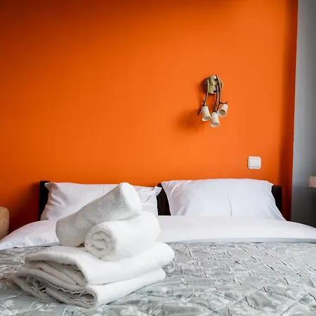 Zielona Nowa Huta Apartment by BookingHost-3